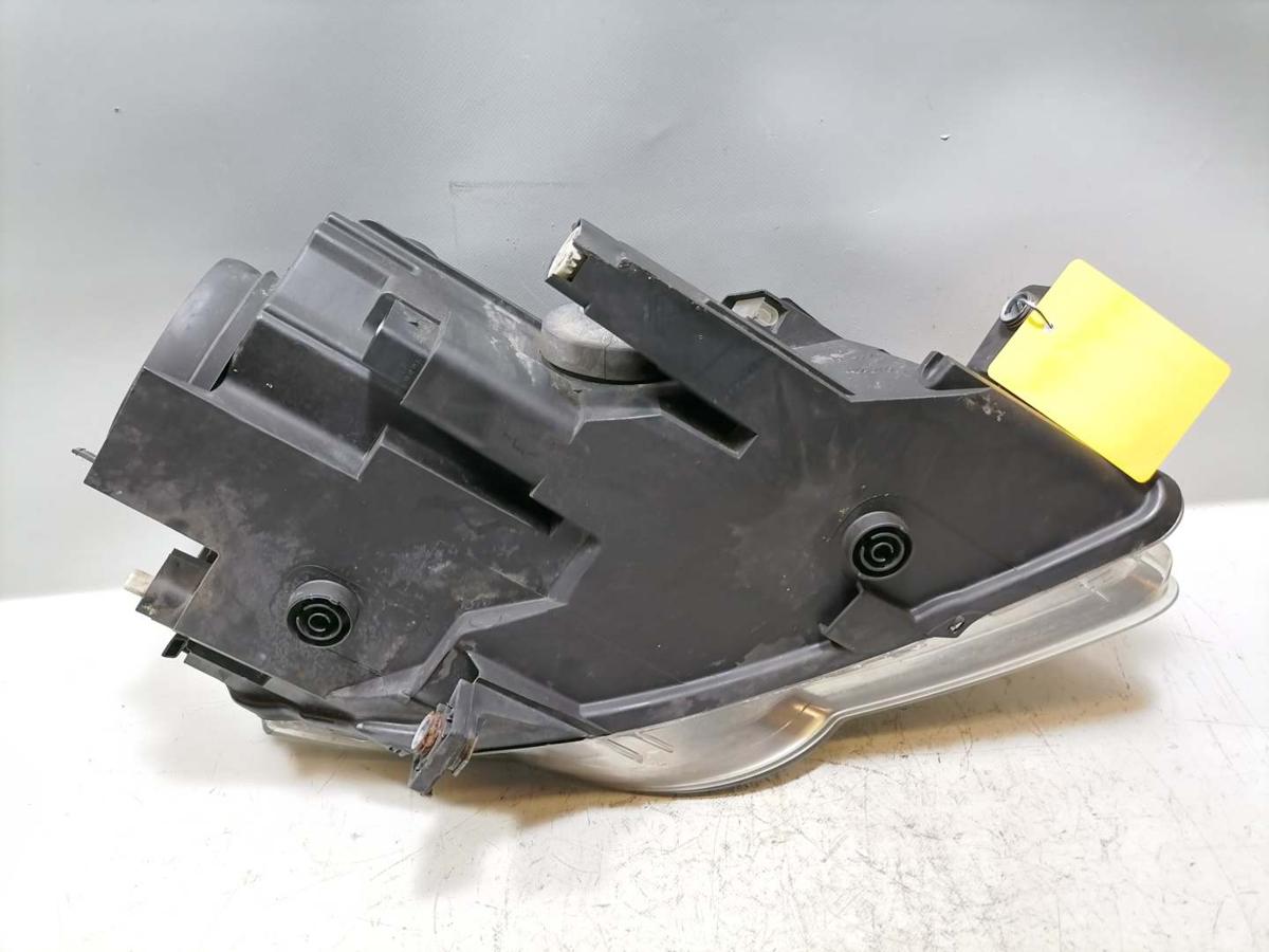 VW Passat 3C original Scheinwerfer vorn links Halogen Bj.2009